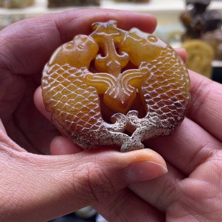 蛇纹石玉颈饰未镶嵌