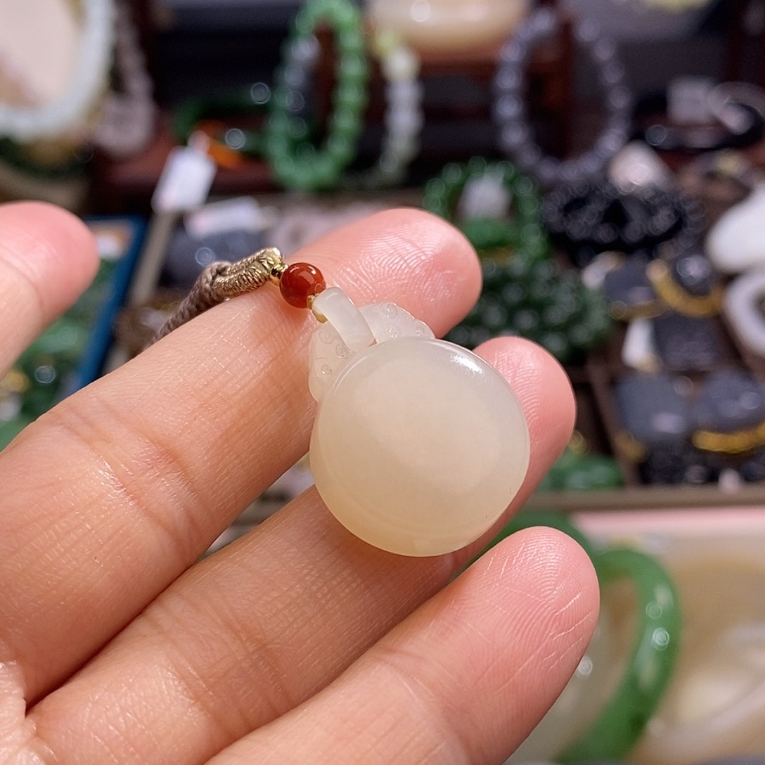 和田玉孤品福利老矿料藕粉圆牌吊坠未镶嵌