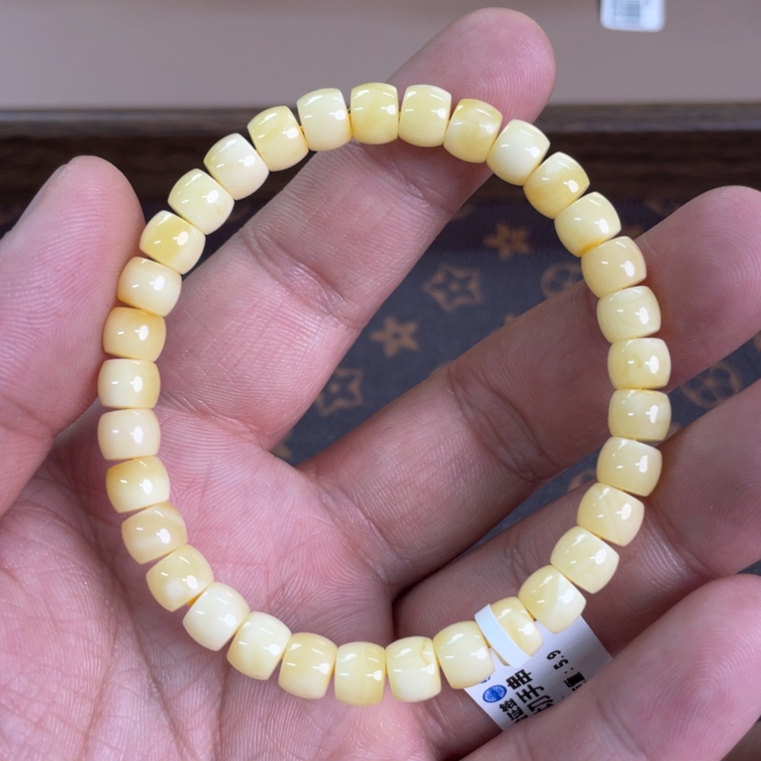 蜜蜡裸石未镶嵌041000000000