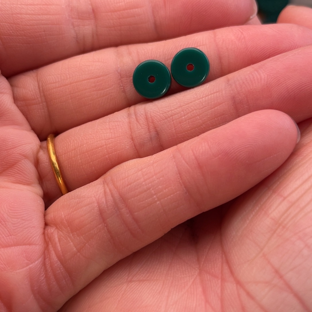 静***颈饰琉璃绿色卡10药片一对