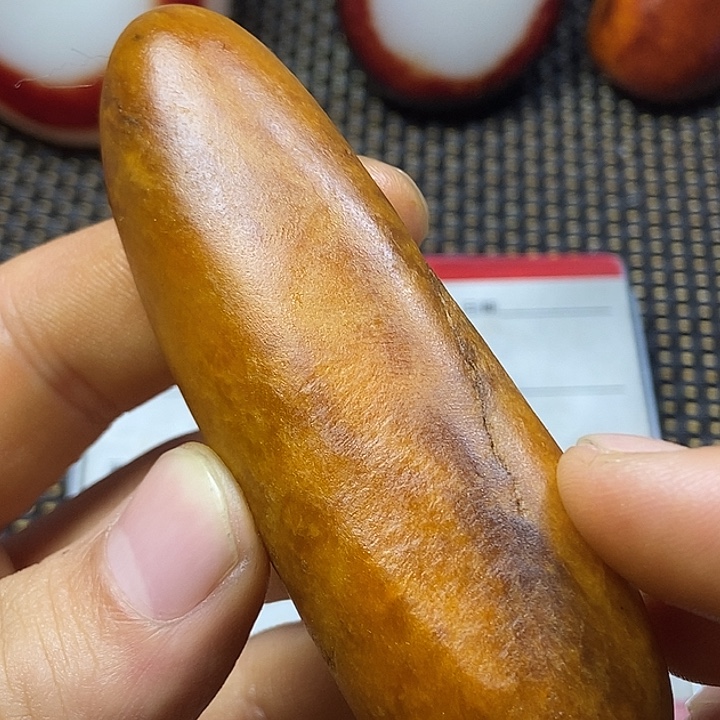 和田玉未镶嵌把件