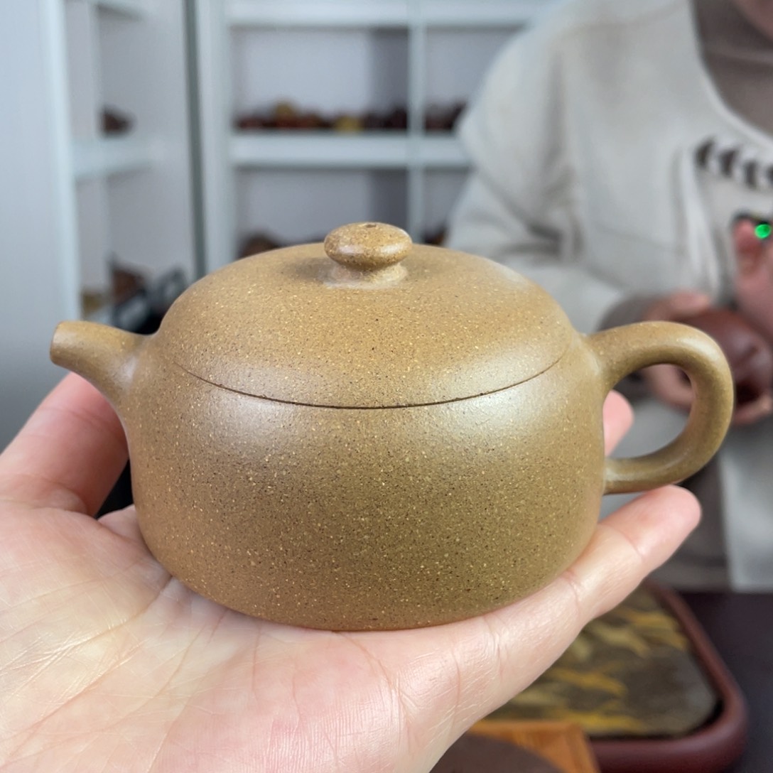 紫砂茶壶段泥小井栏130cc