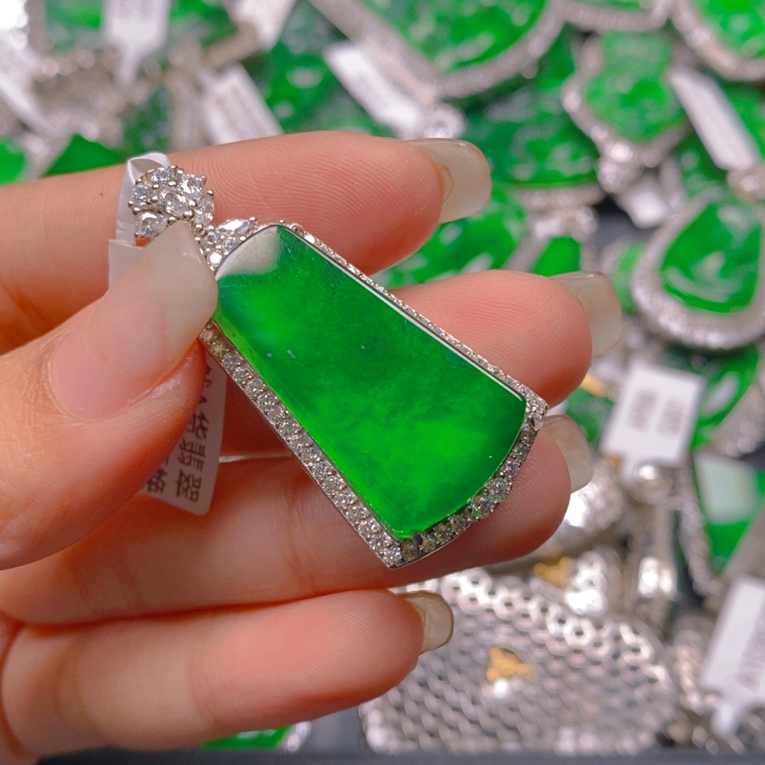 翡翠颈饰银S925镶嵌8888888888