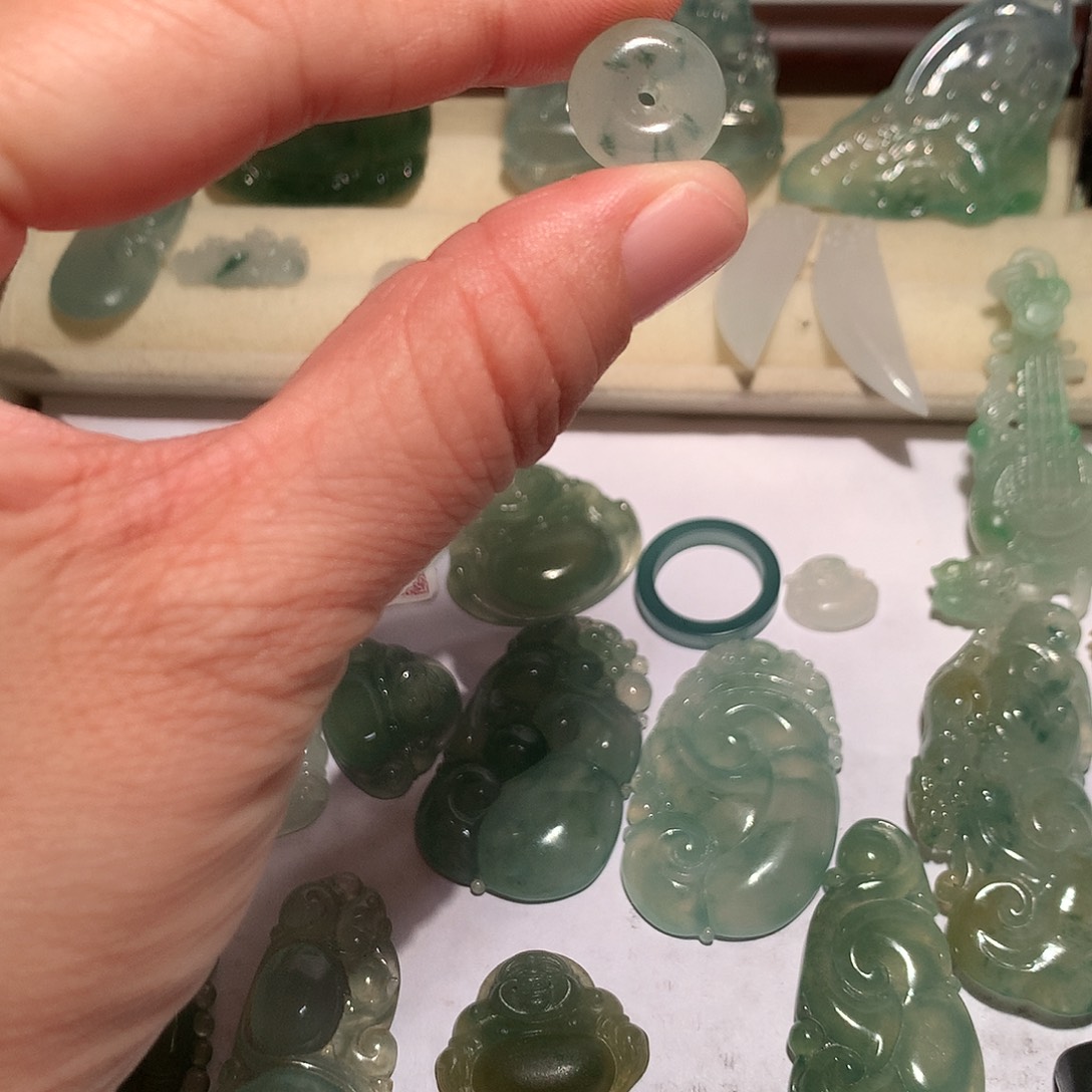 定制翡翠未镶嵌飘花平安扣