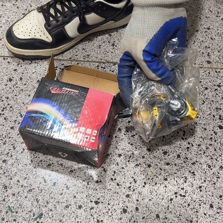 金色轮子发一个双轴承风锐