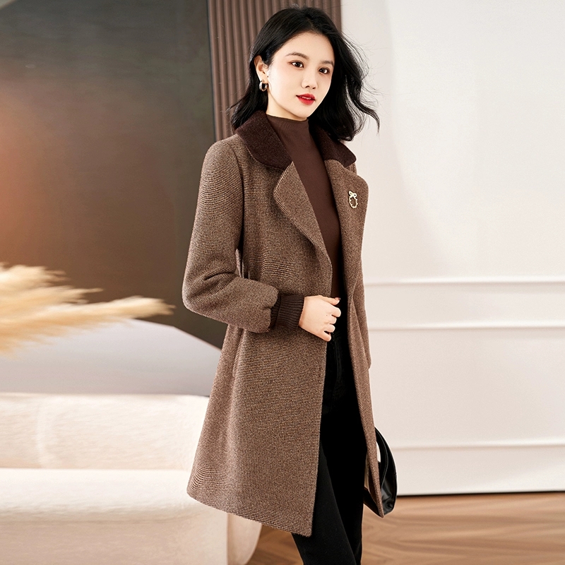 W8263秋冬气质时尚女2025冬新款高端显瘦轻薄收腰斗篷呢大衣