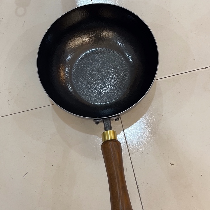 熟铁24奶锅微瑕特价不退换