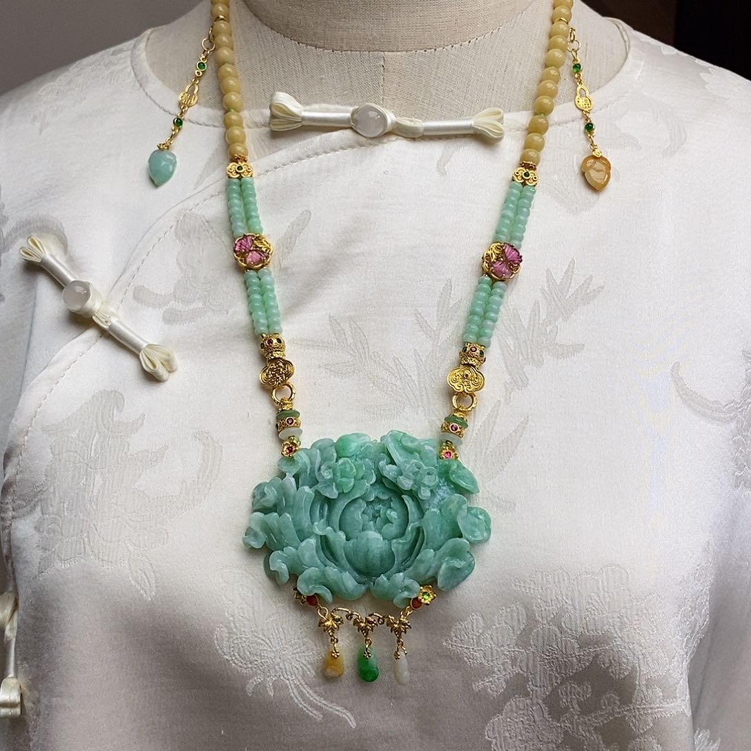 翡翠颈饰未镶嵌天然