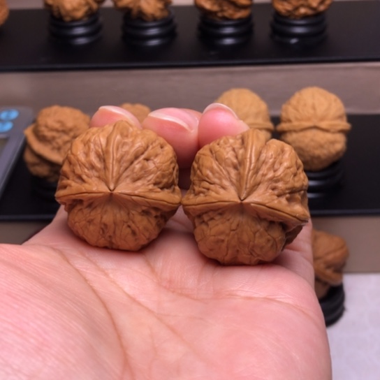 文玩核桃把件聚宝盆三楞42