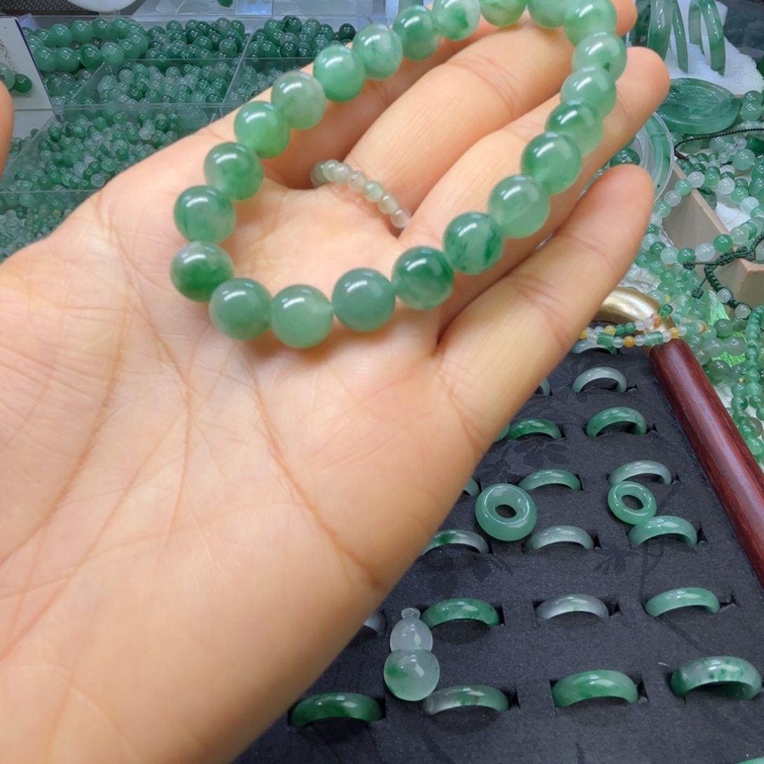 石英质玉（非洲翠）未镶嵌戒指  珠子  手镯卡8手串微瑕