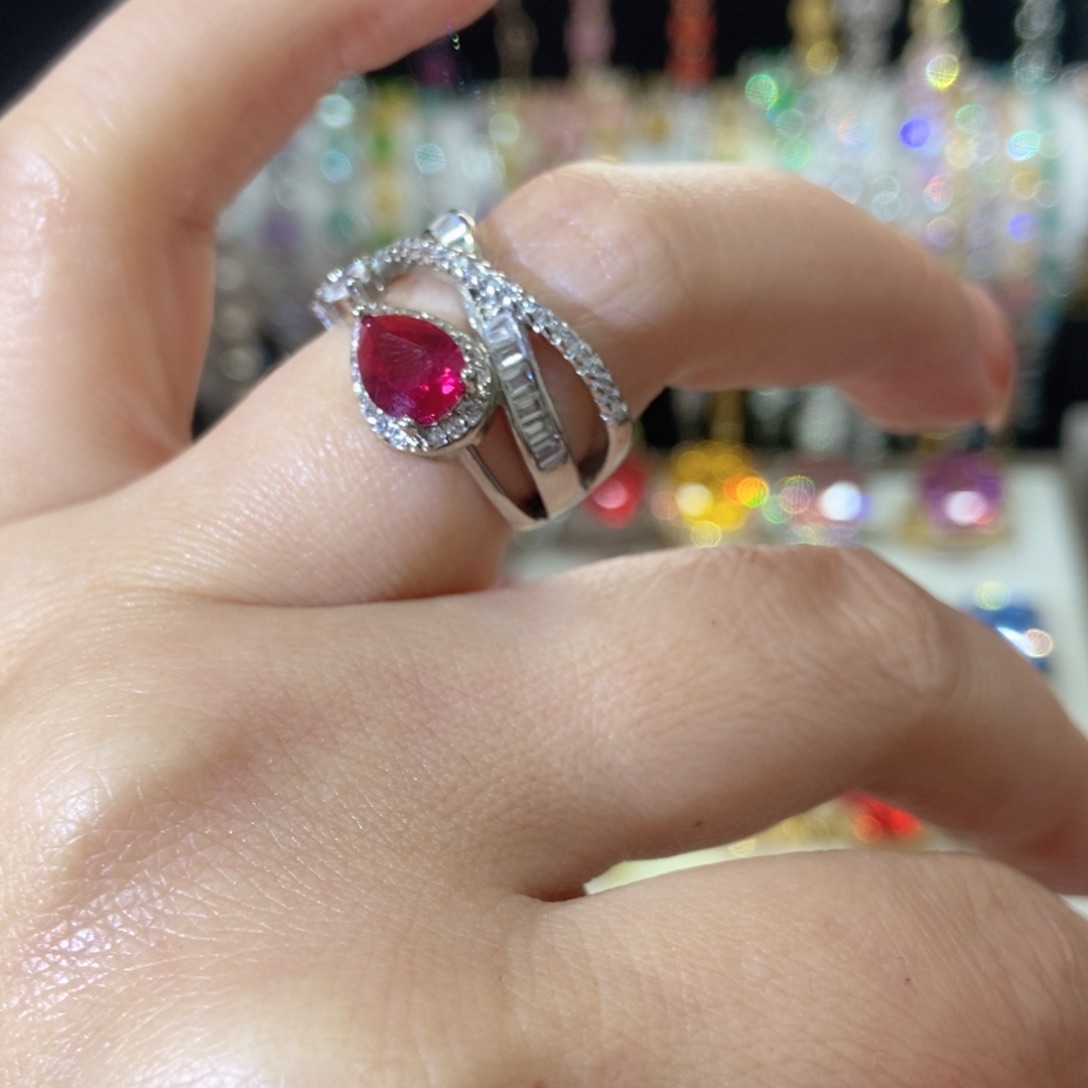 66锆石（处理）戒指