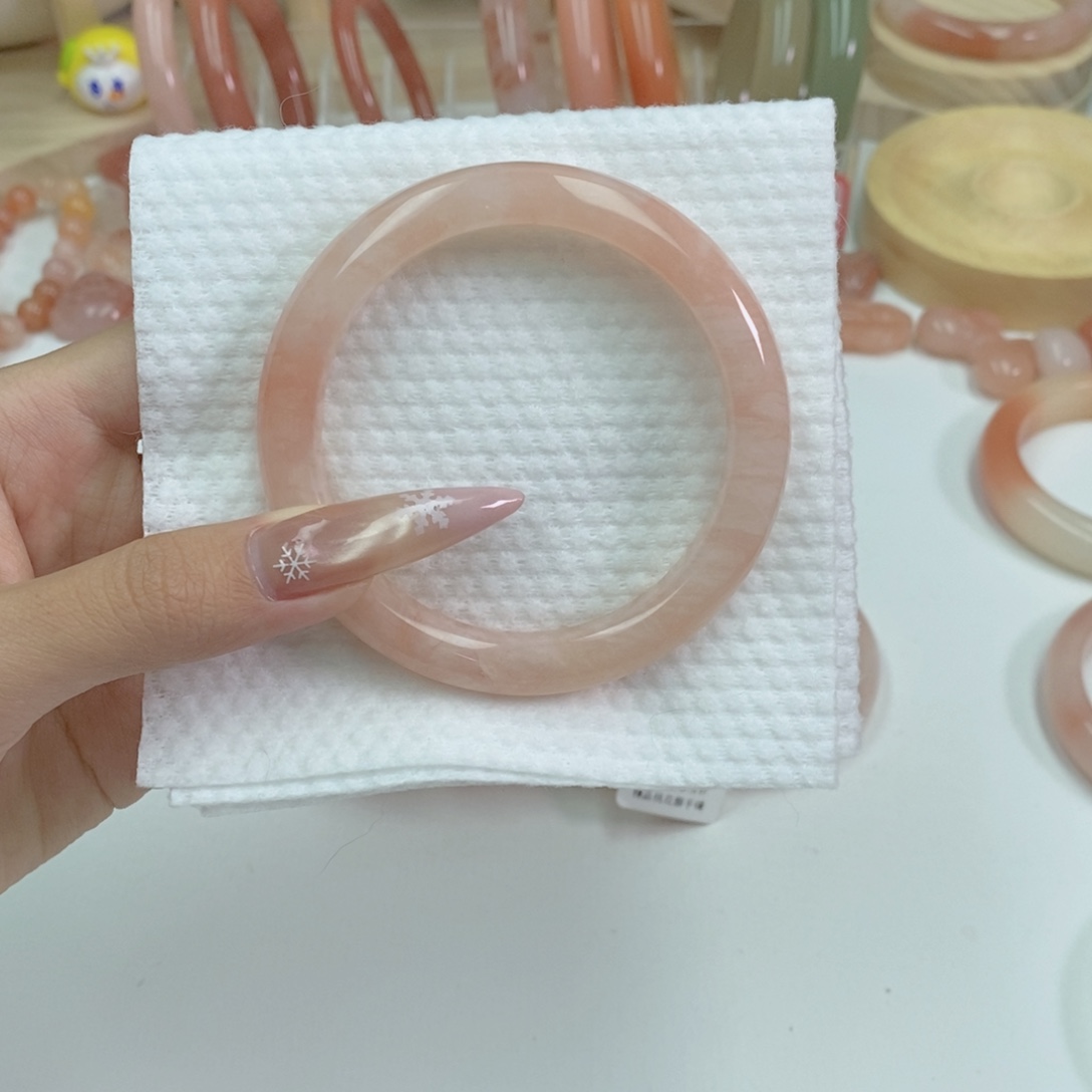 领***活石英质玉未镶嵌手镯