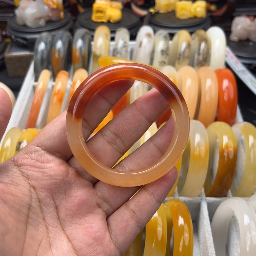 石英质玉（黄龙玉）手镯未镶嵌暗*