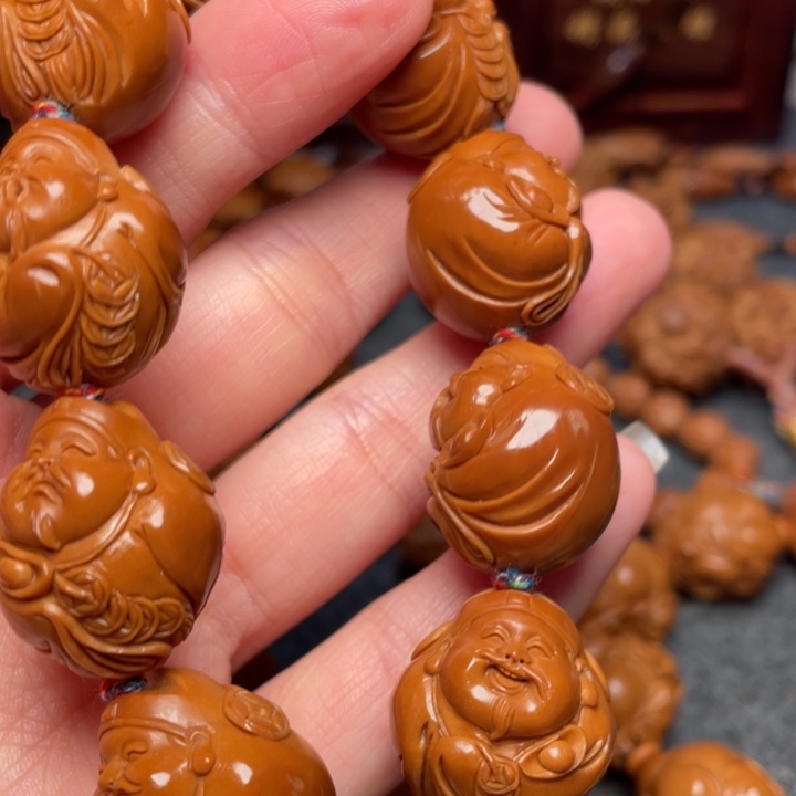 橄榄核吊坠小**跑橄榄核