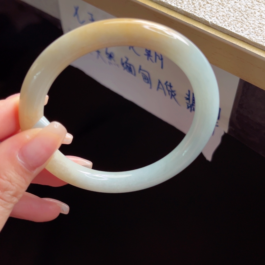 未镶嵌手镯翡翠手镯