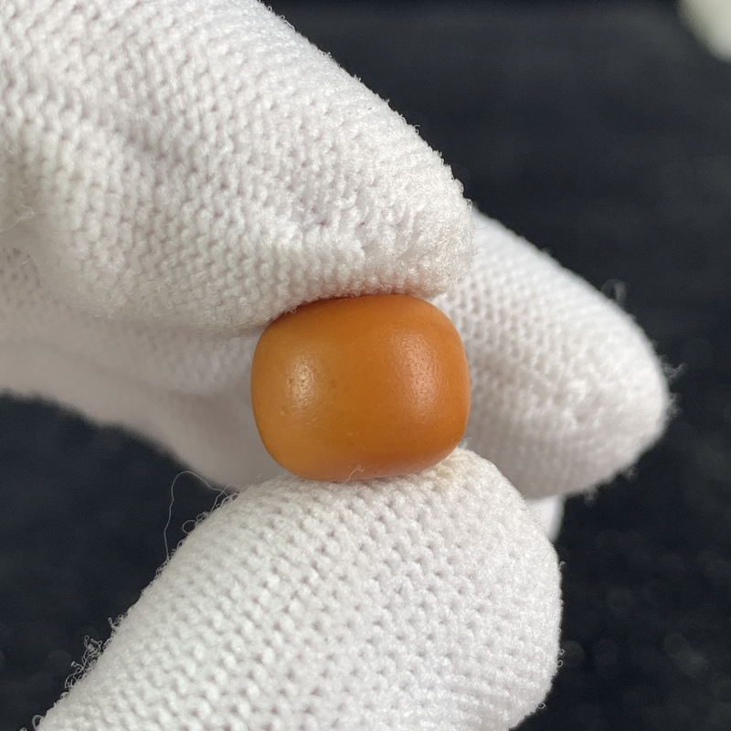 D1120保真原矿俄料尺寸11.3*9.2mm蜜蜡墩子老型单颗隔珠微瑕放漏