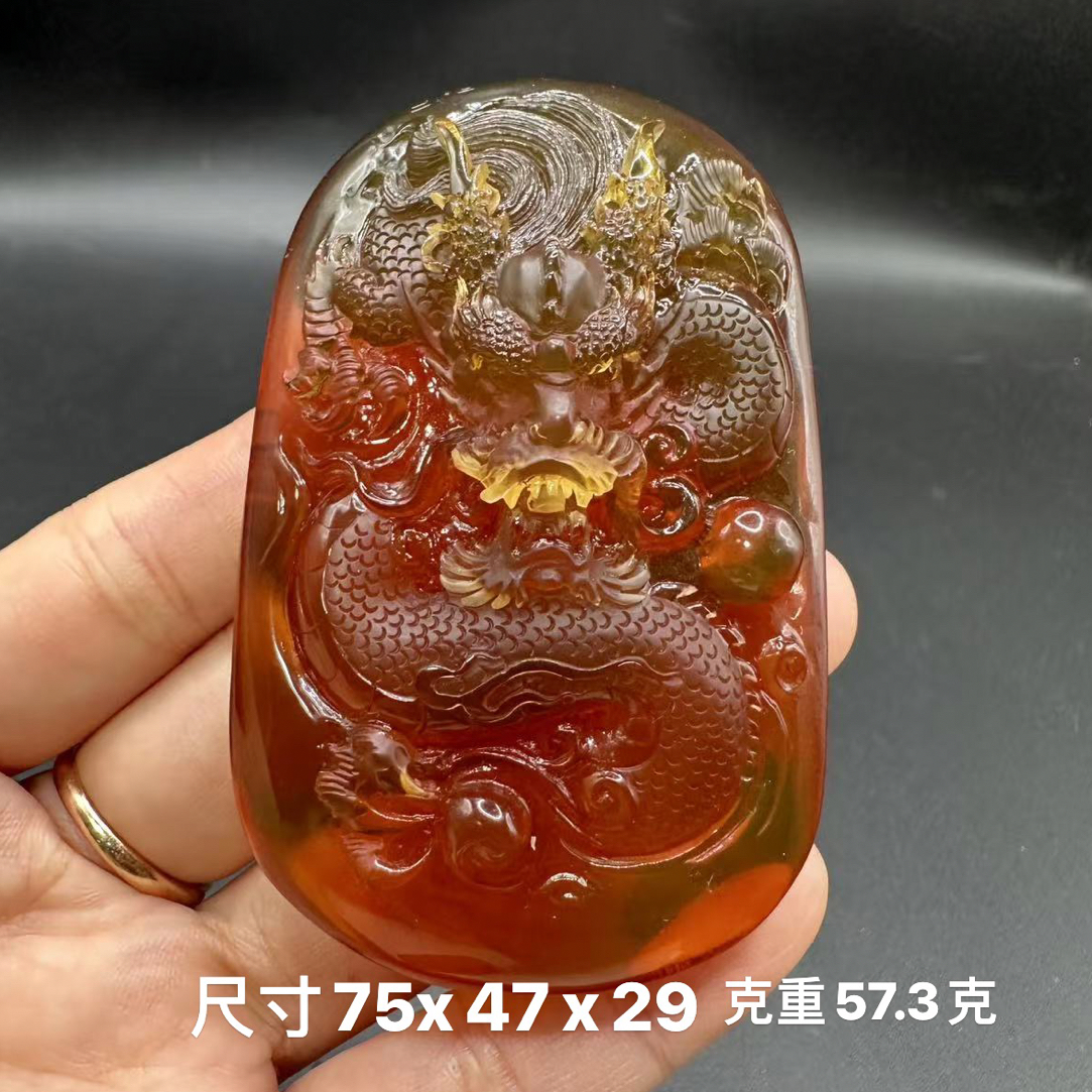 缅甸天然琥珀大师工果冻料雕刻龙挂件吊坠