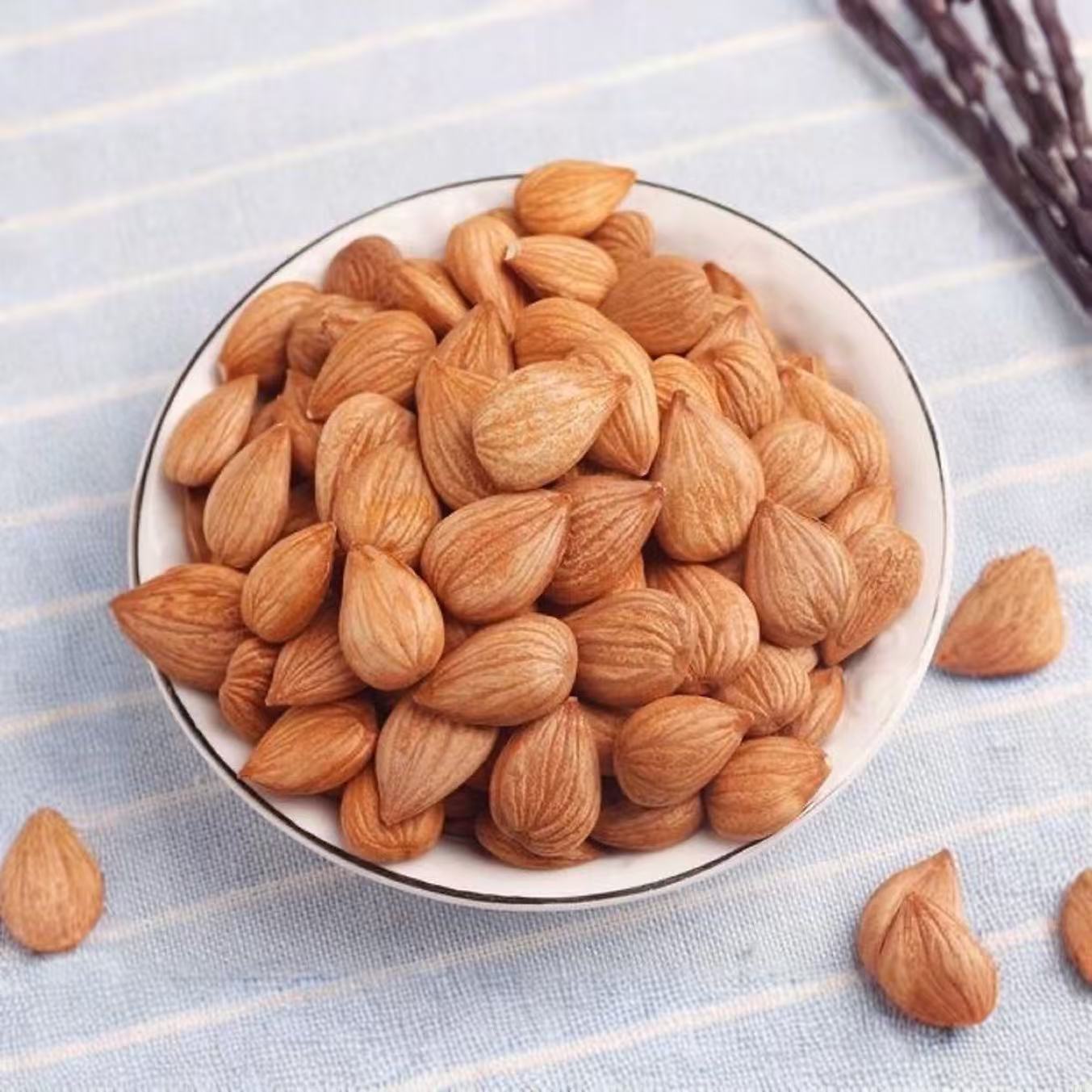 【蕾娃优选】新  农家杏仁  （生）打豆浆 熬粥 凉拌 炒菜