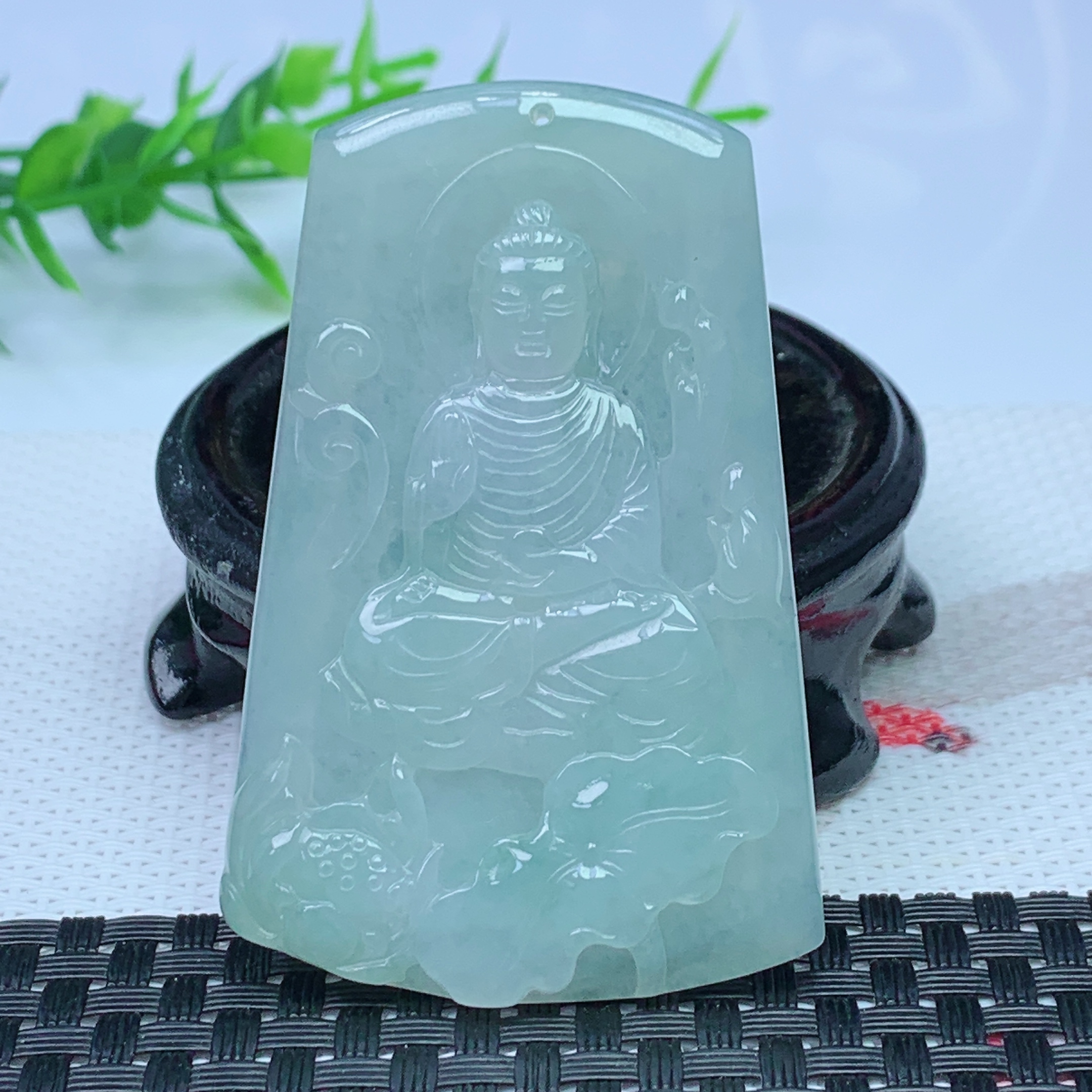 缅甸天然A货翡翠 水润阿弥陀佛吊坠 尺寸；64.2*42*4.7mm