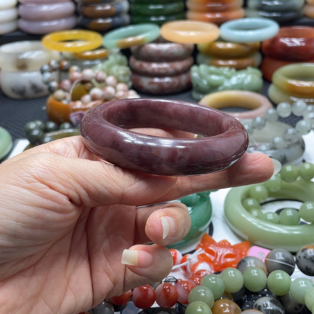 石英岩玉未镶嵌手镯