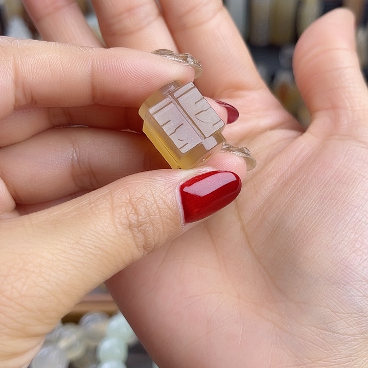 玛瑙手饰未镶嵌玉琮