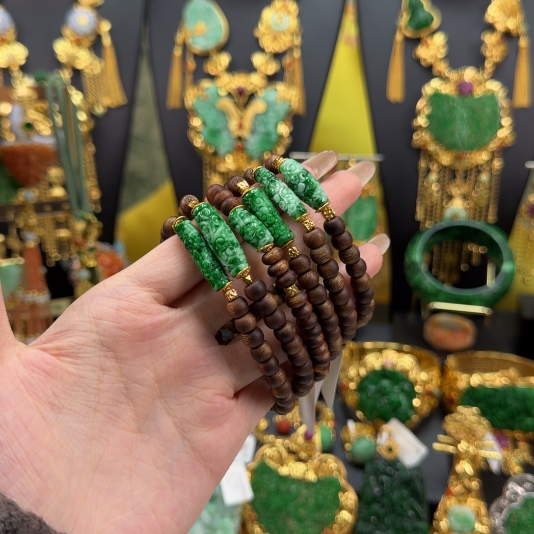 翡翠未镶嵌颈饰福利多样性单发