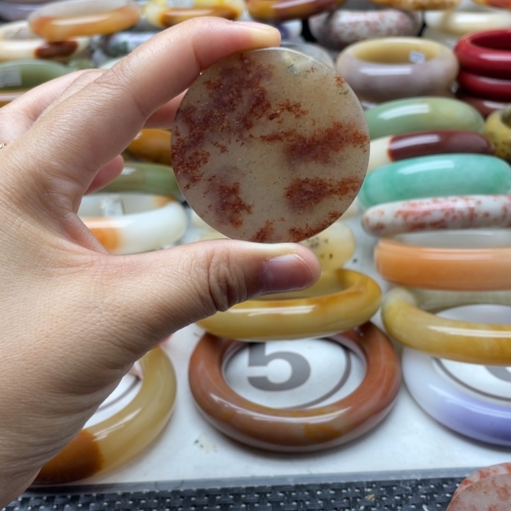 石英岩玉手镯未镶嵌可**爱