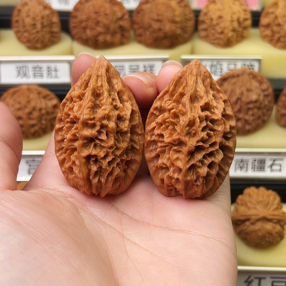 文玩核桃吊坠招财鼠33尺943