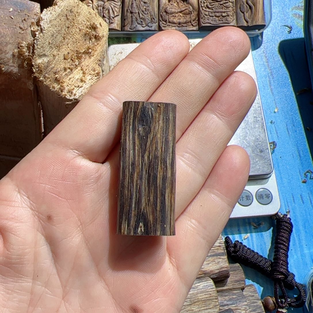 沉香吊坠白棋素牌5.3克