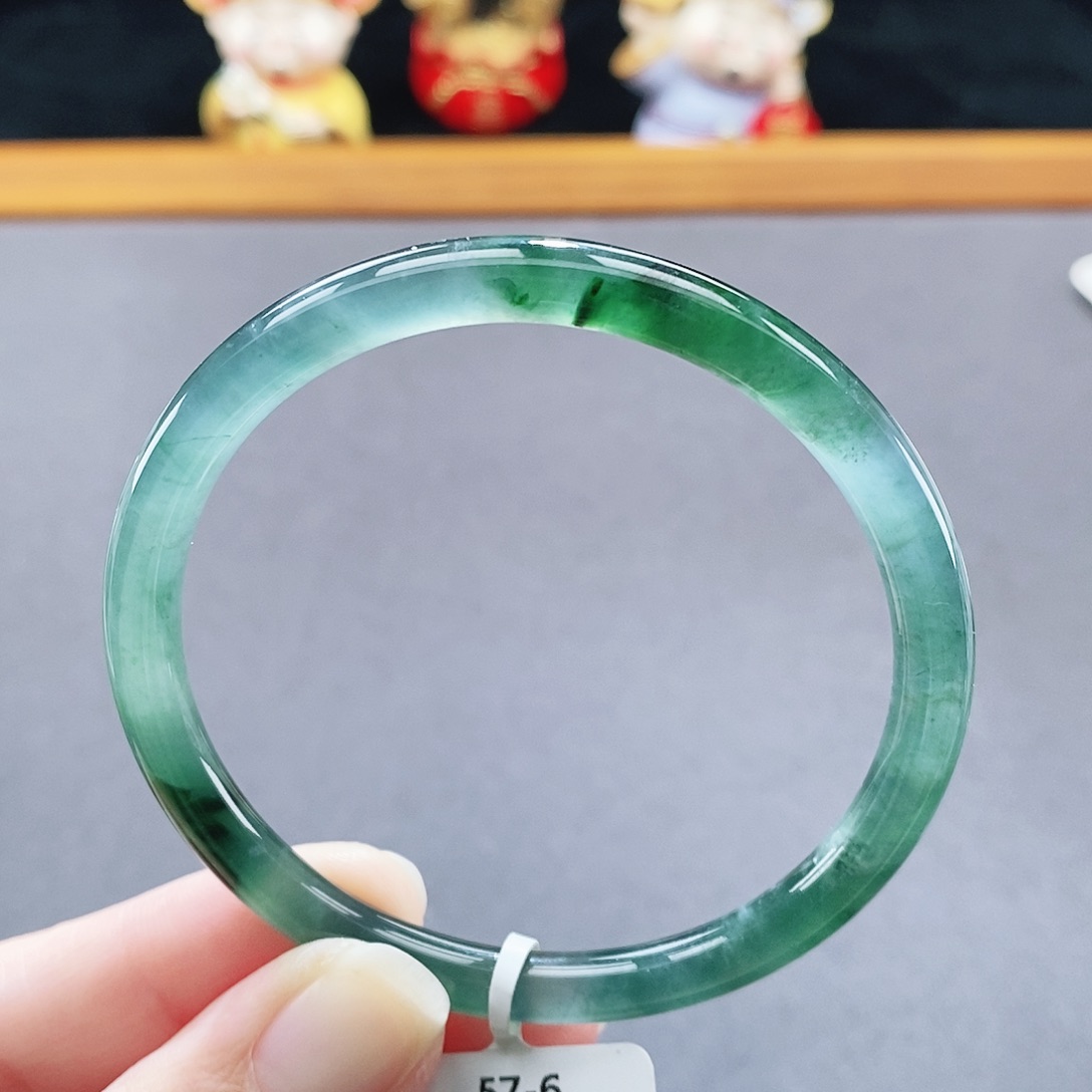 翡翠未镶嵌手镯84