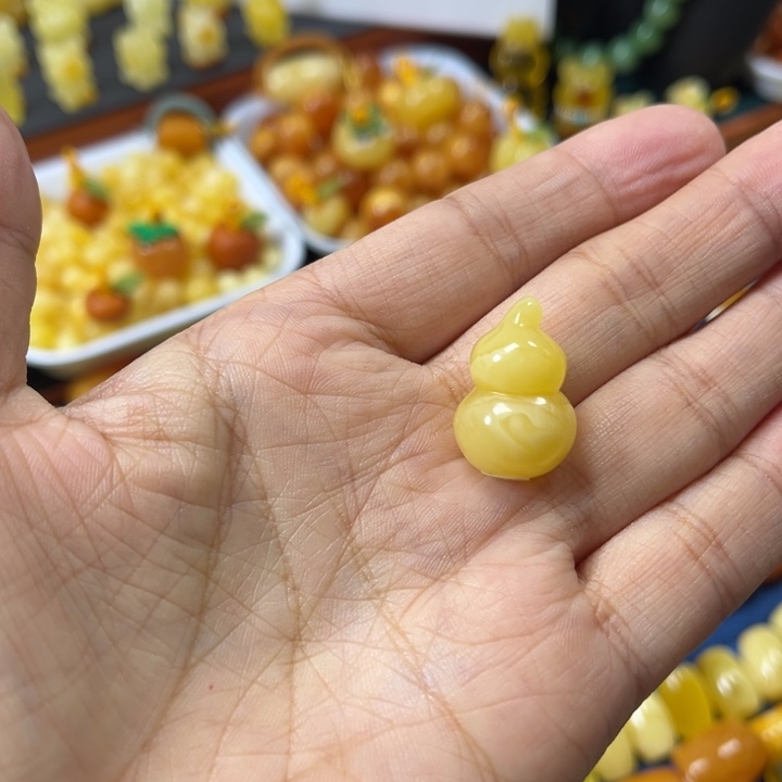 琥珀未镶嵌裸石卡22加葫芦福禄寿