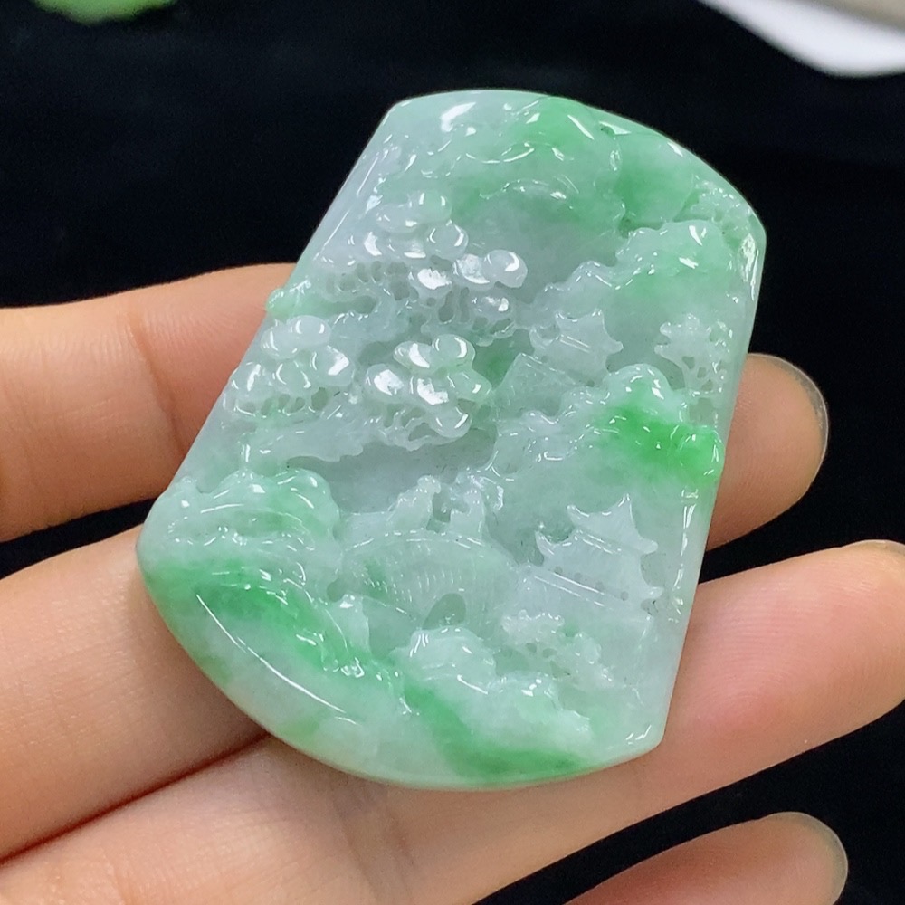 翡翠山水牌飘绿花精雕天然缅甸A货男女款色辣阳绿