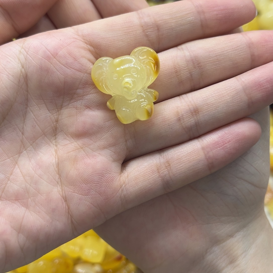未镶嵌琥珀裸石天然琥珀2.4g小小象