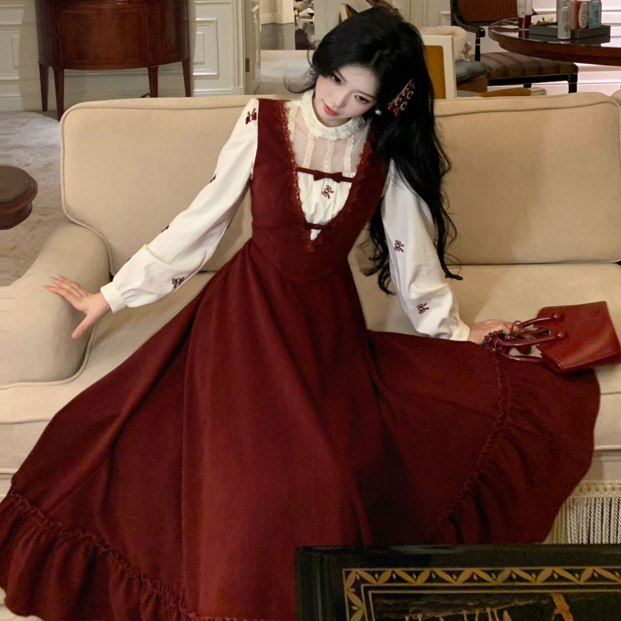 Blovelan微醺爵士 法式复古背带裙+磨毛绣花上衣套装