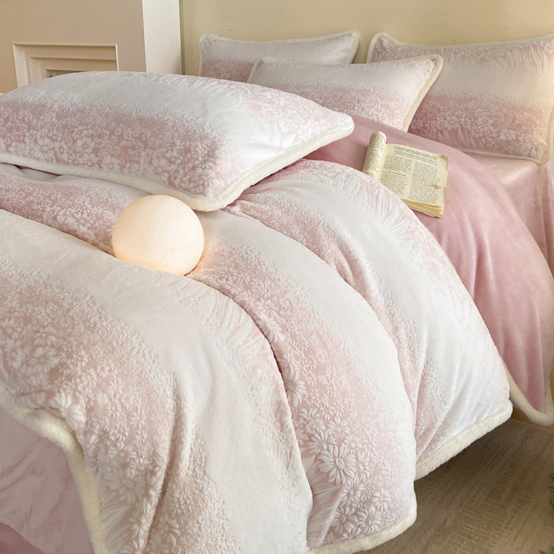 全新升级雕花牛奶绒四件套加厚冬季高级感双面珊瑚绒被套床单床笠