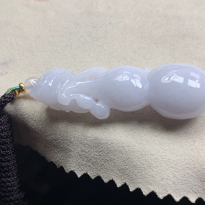 翡翠颈饰未镶嵌吊坠