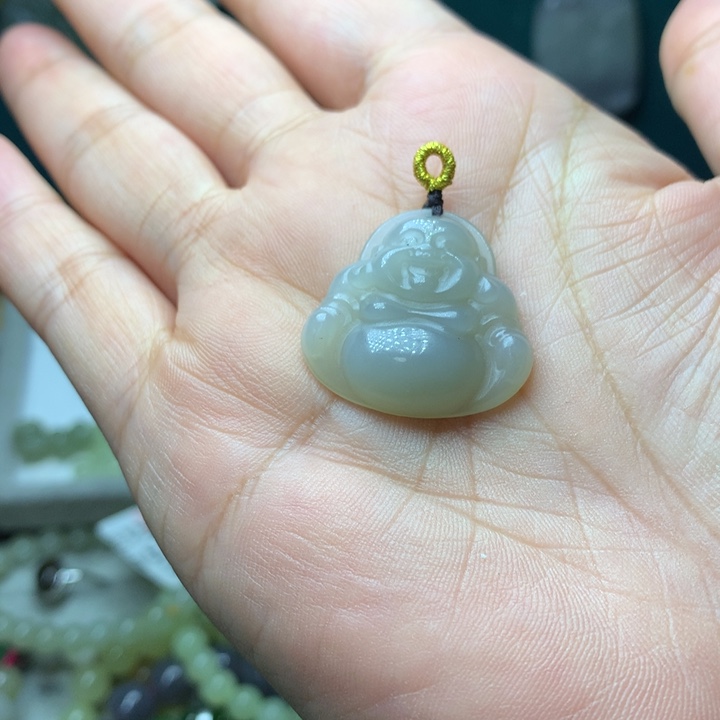颈饰未镶嵌和田玉（糖玉）