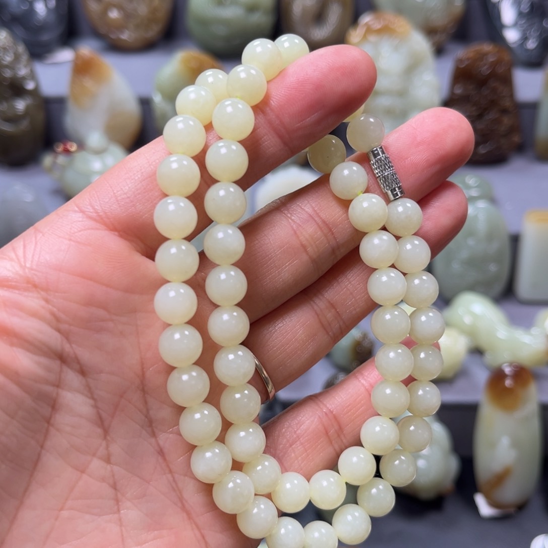 和田玉颈饰未镶嵌