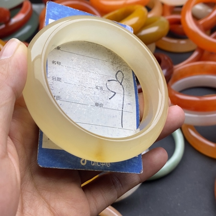 未镶嵌手镯石英质玉
