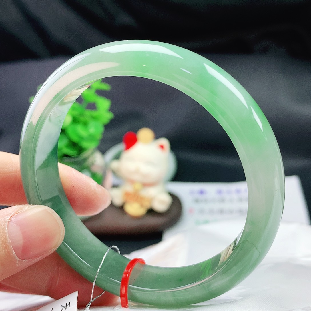 翡翠手镯未镶嵌芳*?58圈