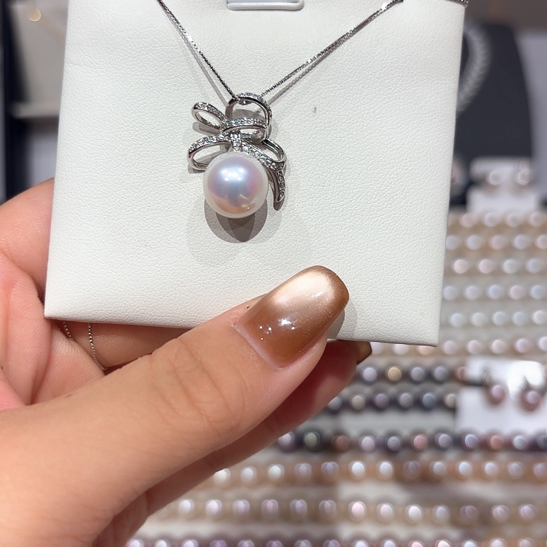 颈饰银S925镶嵌淡水珍珠