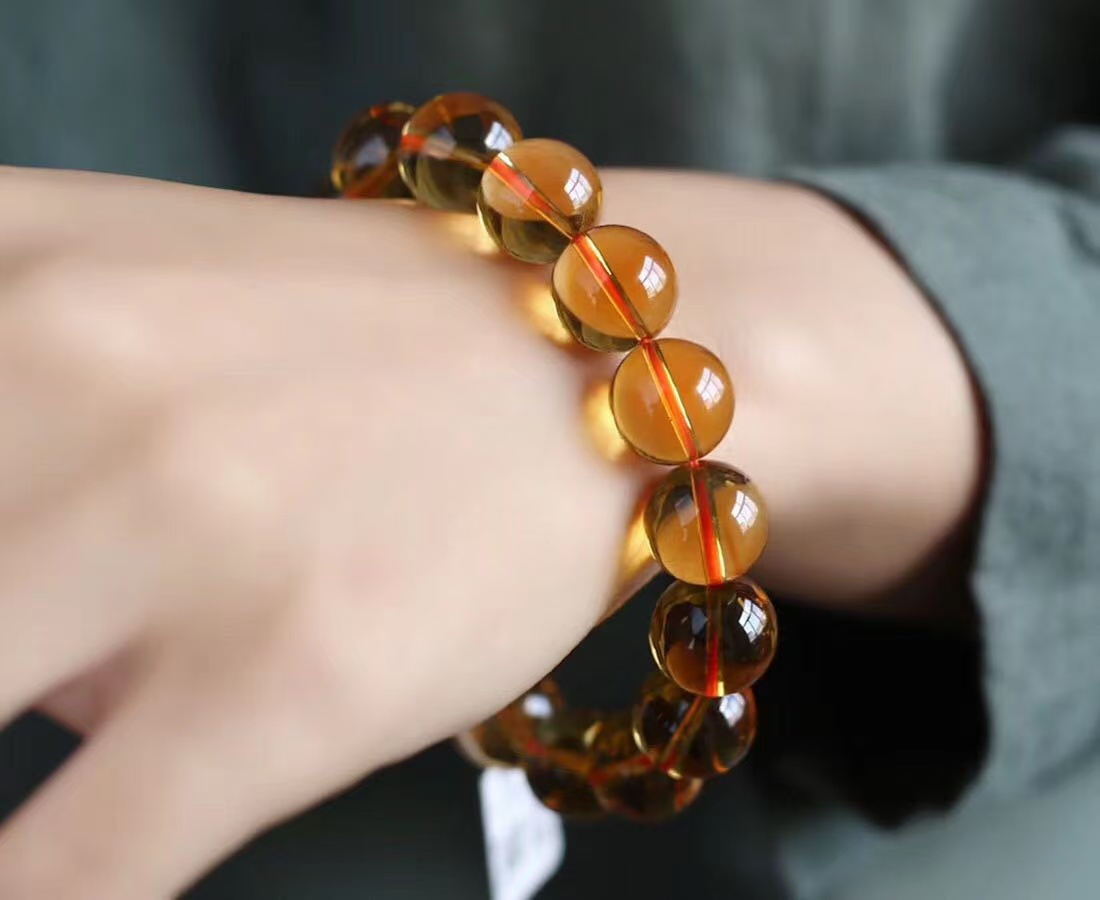 W（12M）暴力黄手串