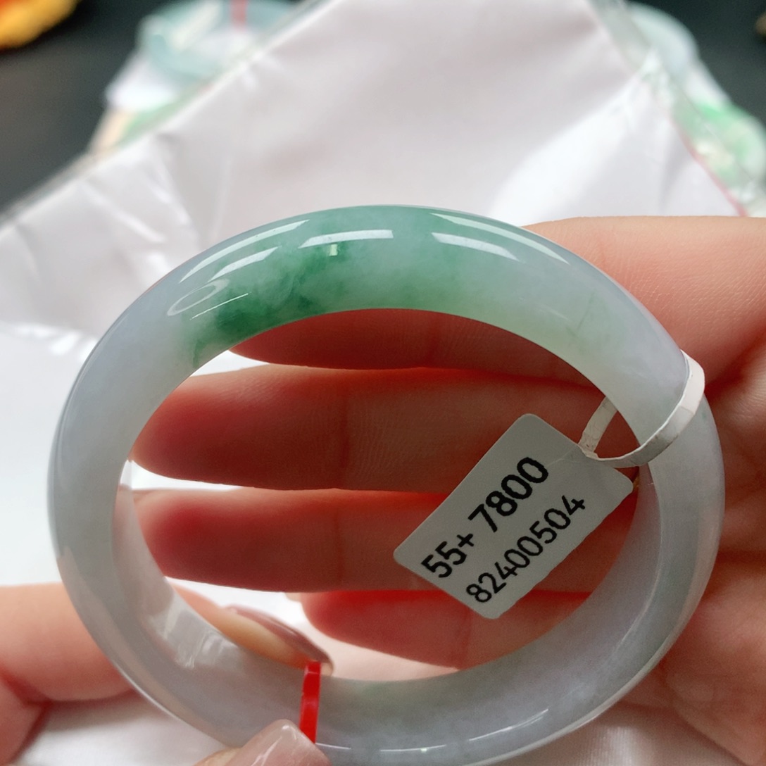 翡翠手镯未镶嵌55 56飘花带胶感