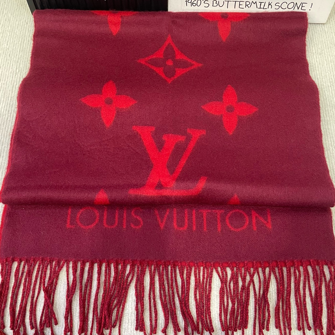 99新 LouisVuitton/路易威登 红色双面羊绒围巾