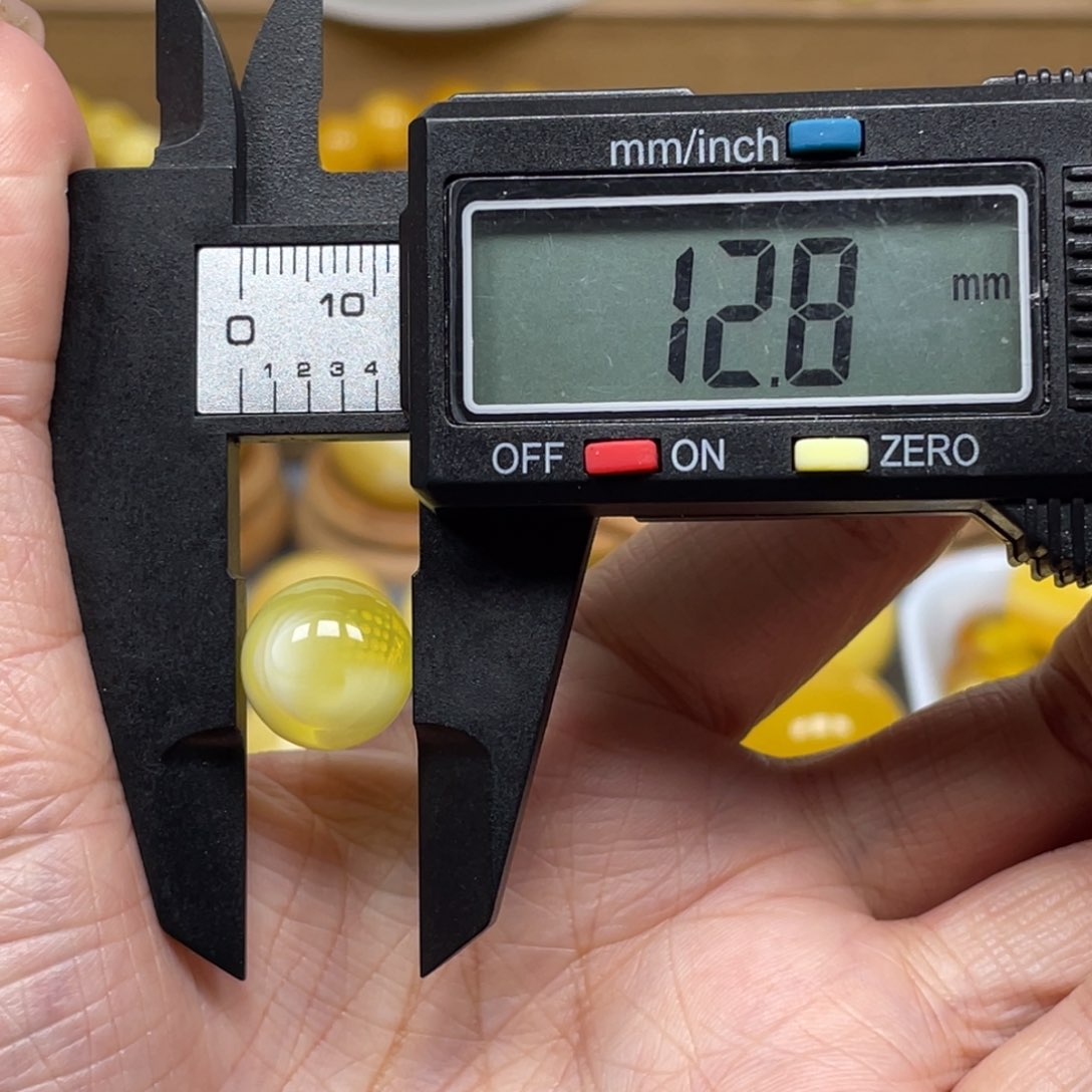 蜜蜡裸石未镶嵌b***、