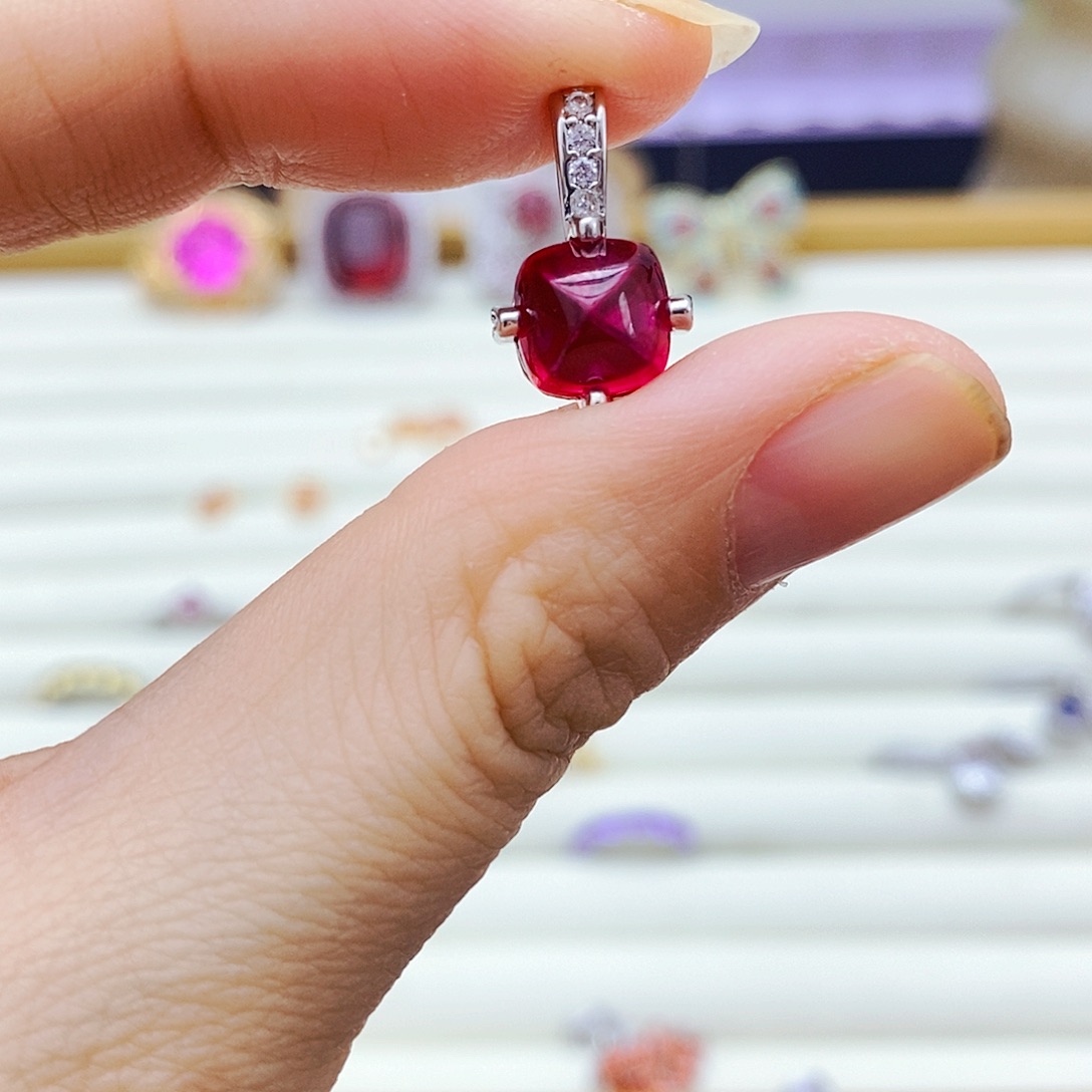 吊坠(赠链)未镶嵌红宝石