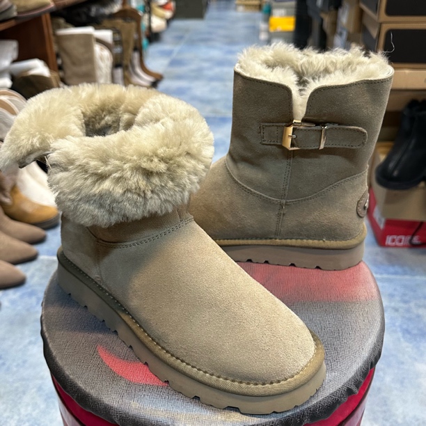 福利款雪地靴中筒百搭款个性冬季加厚保暖舒适微瑕