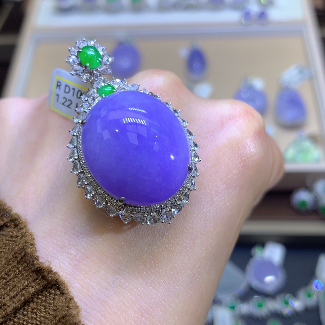 翡翠颈饰18K金镶嵌翡翠