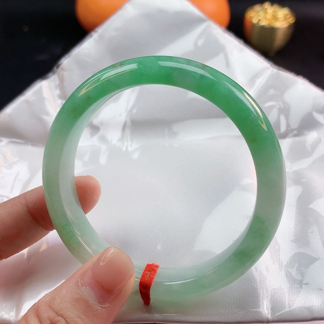 翡翠手镯未镶嵌56圈2380