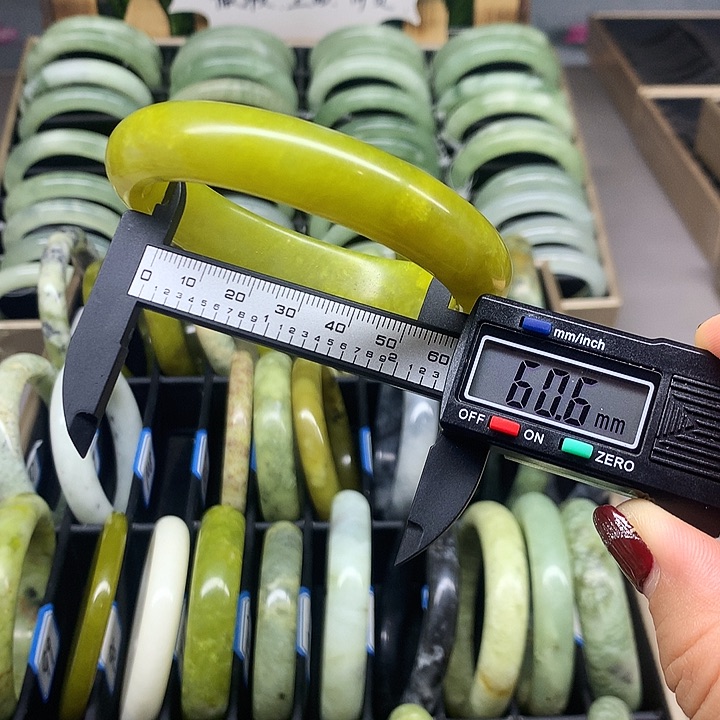 未镶嵌蛇纹石玉手镯108